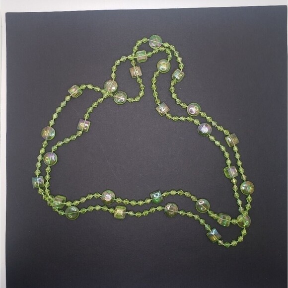 IRIDESCENT Long green beaded necklace 52" - Picture 1 of 3